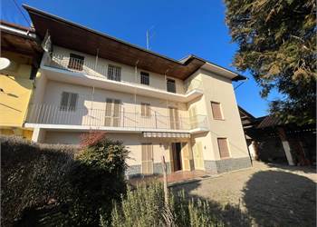 IN FASE DI RISTRUTTURAZIONE! PORZIONE DI CASA